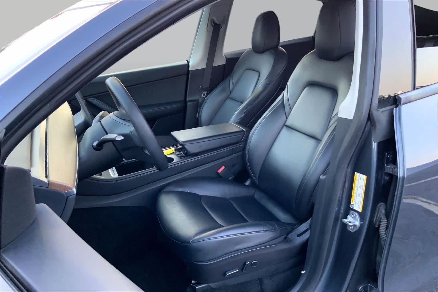 Used 2022 Deep Blue Metallic Tesla Long Range image 7