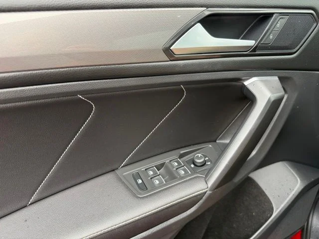 2023 Volkswagen Tiguan SE - Photo 23