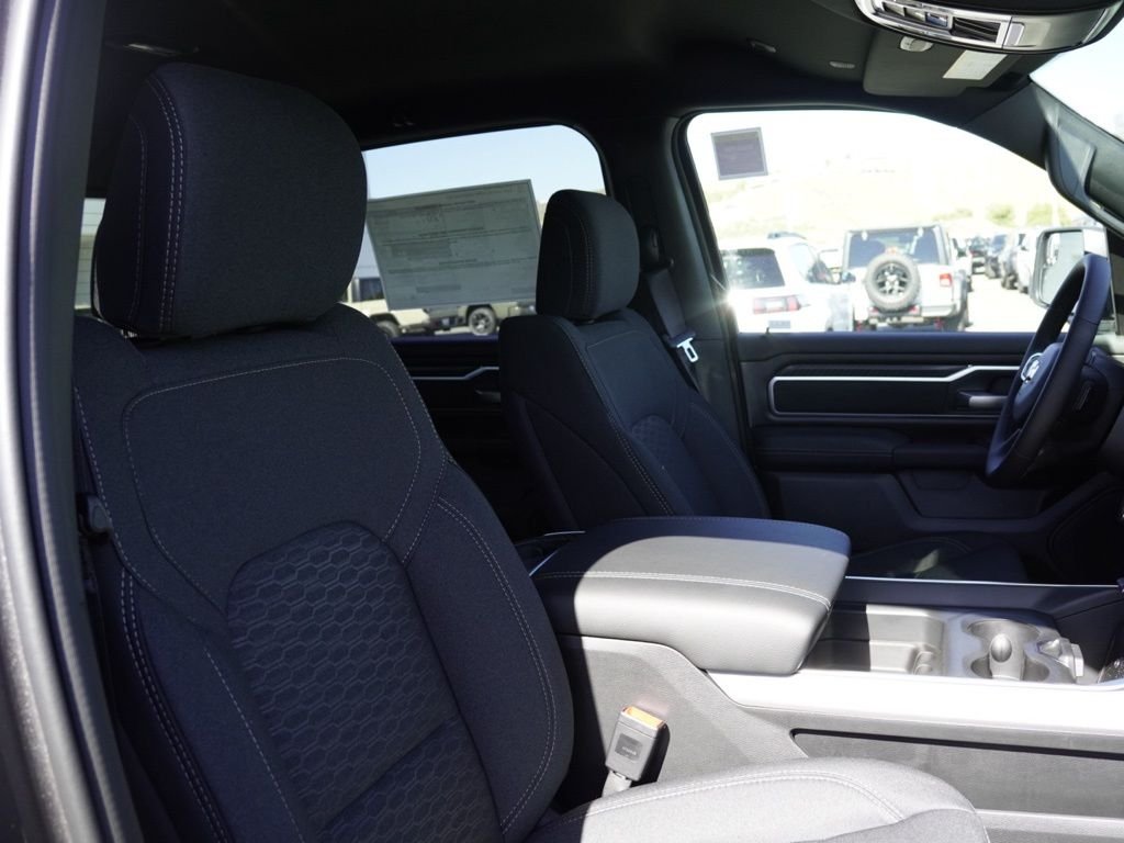 New 2026 Granite Crystal Metallic Clear-Coat Exterior Paint RAM Big Horn/Lone Star image 22