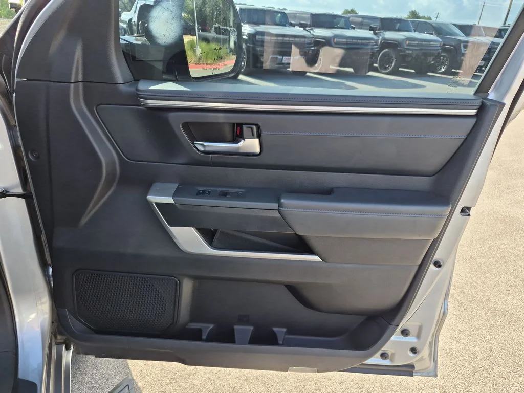 Used 2022 Silver Toyota Platinum image 38