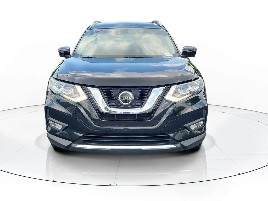 Used 2018 Black Nissan SL image 3