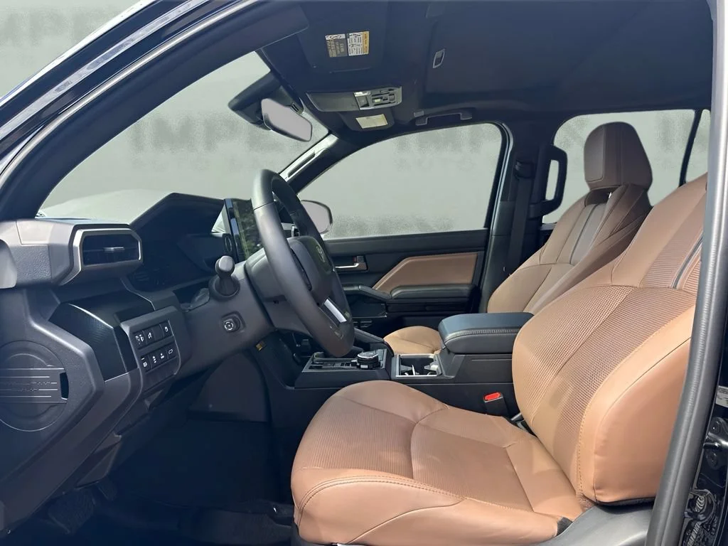 Used 2025  Toyota SR5 image 9