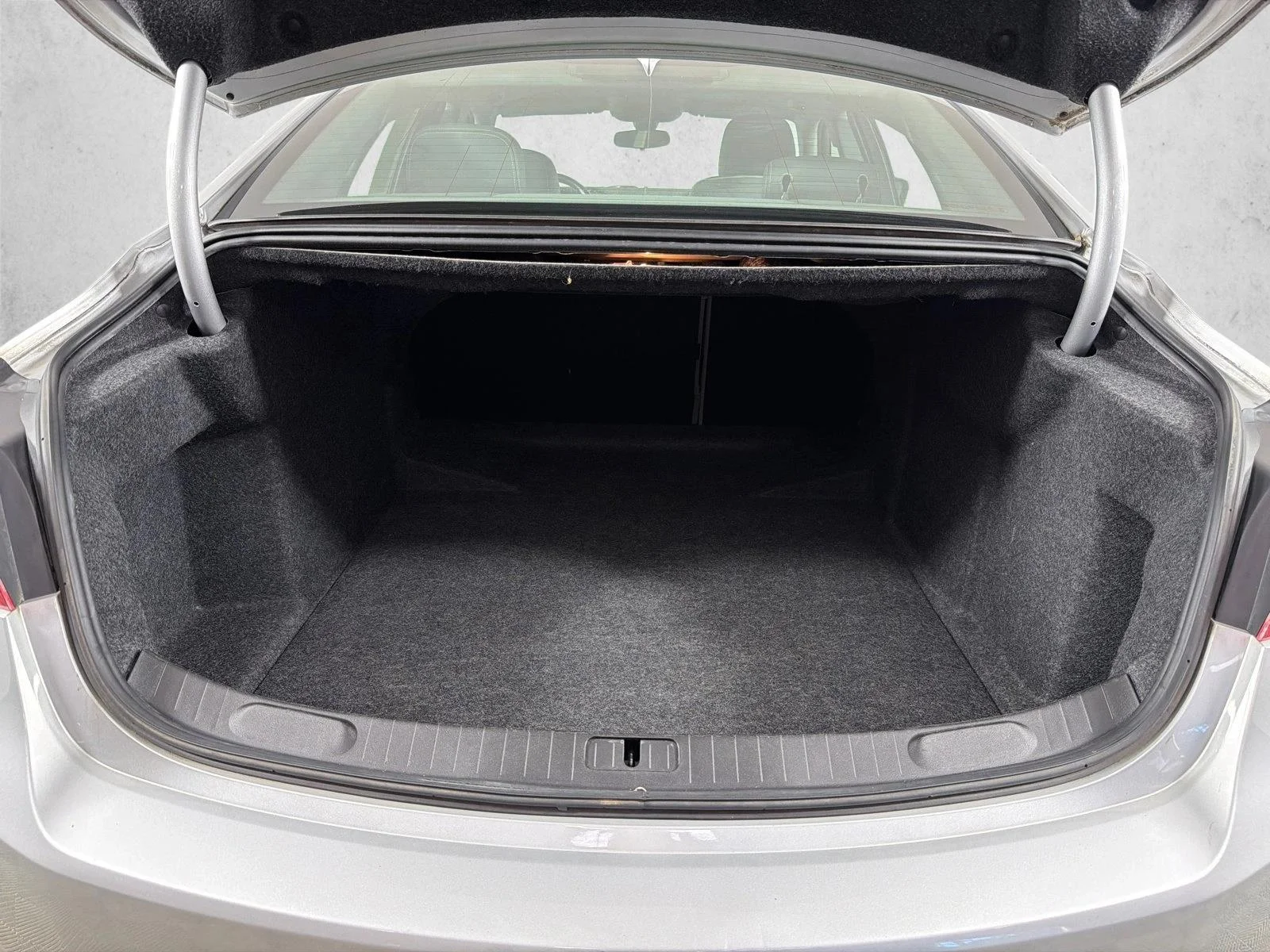 Used 2018 Beige Chevrolet Premier image 19