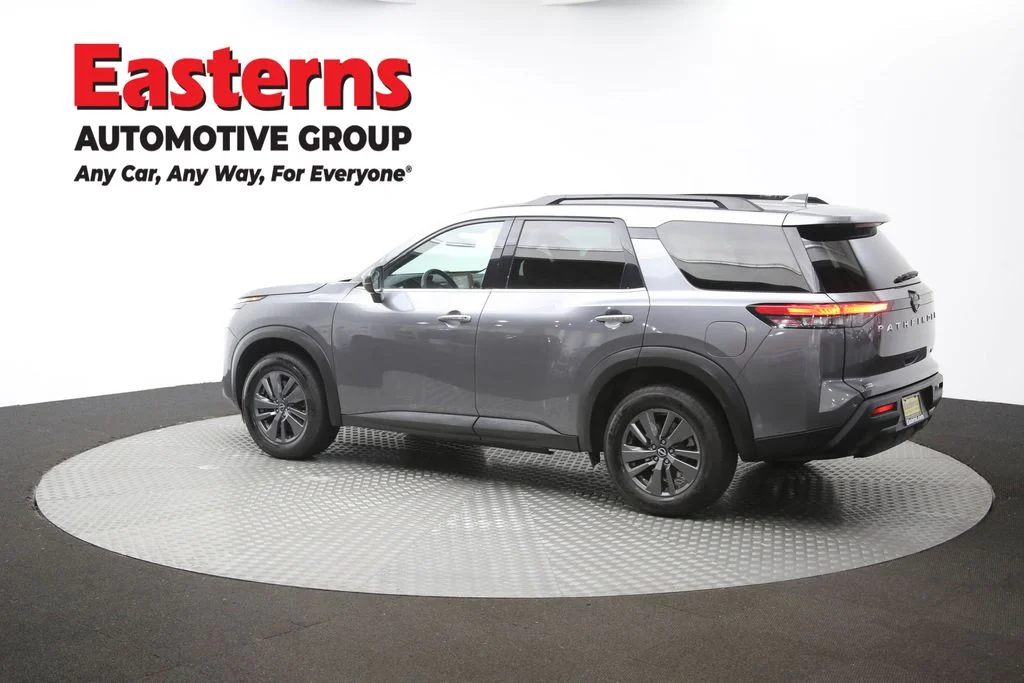 Used 2022 Gray Nissan SV image 63
