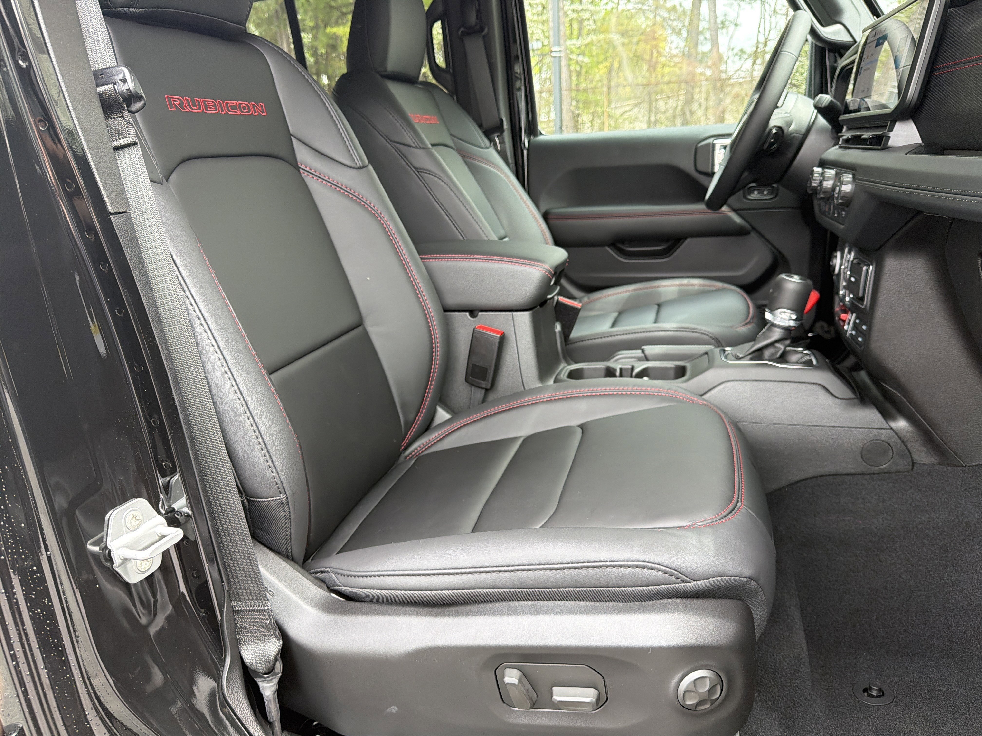 New 2026 Black Clear-Coat Exterior Paint Jeep Rubicon image 16