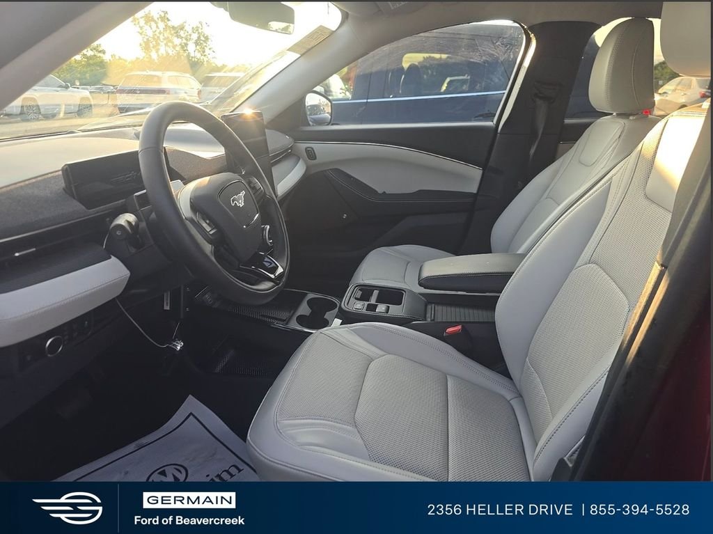 Used 2025 Magenta Ford Premium image 5