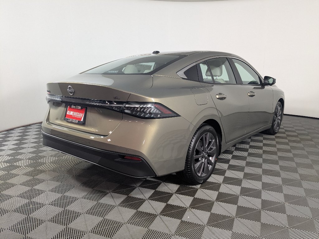 2026 Nissan Sentra SL - Photo 9