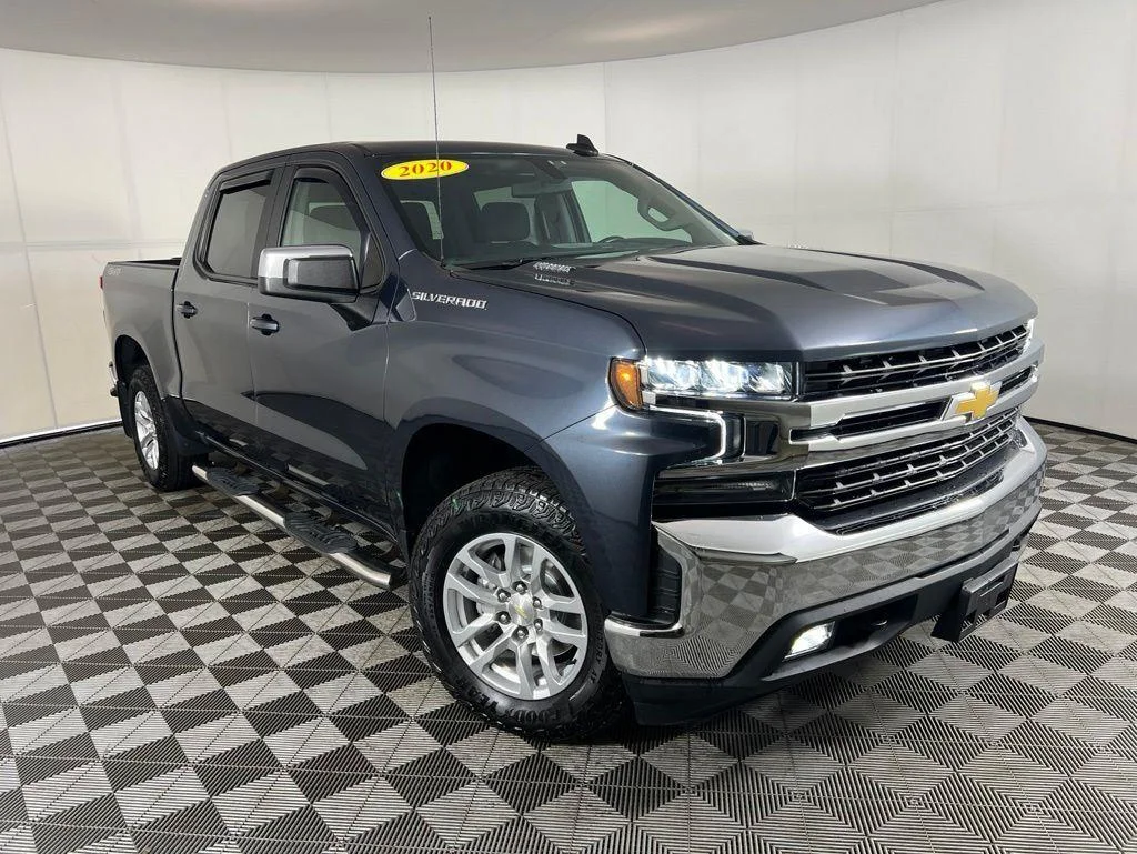 Used 2020 Shadow Gray Metallic Chevrolet LT image 21