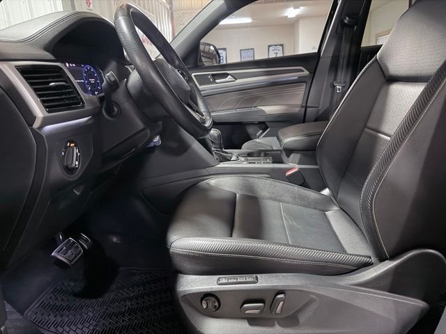 Used 2021 Black Volkswagen 3.6L V6 SEL R-Line image 10