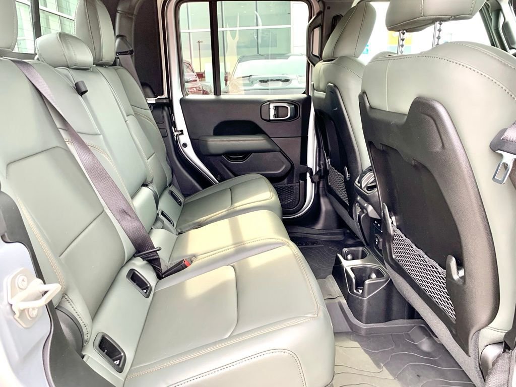 Used 2024 Silver Jeep Mojave image 24