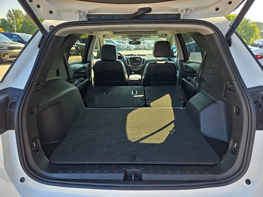 Used 2023 White Chevrolet Premier image 91