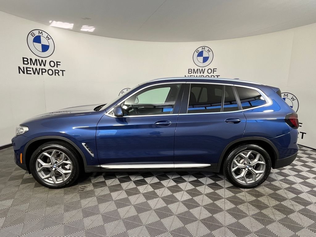 Used 2024 Blue BMW xDrive30i image 12