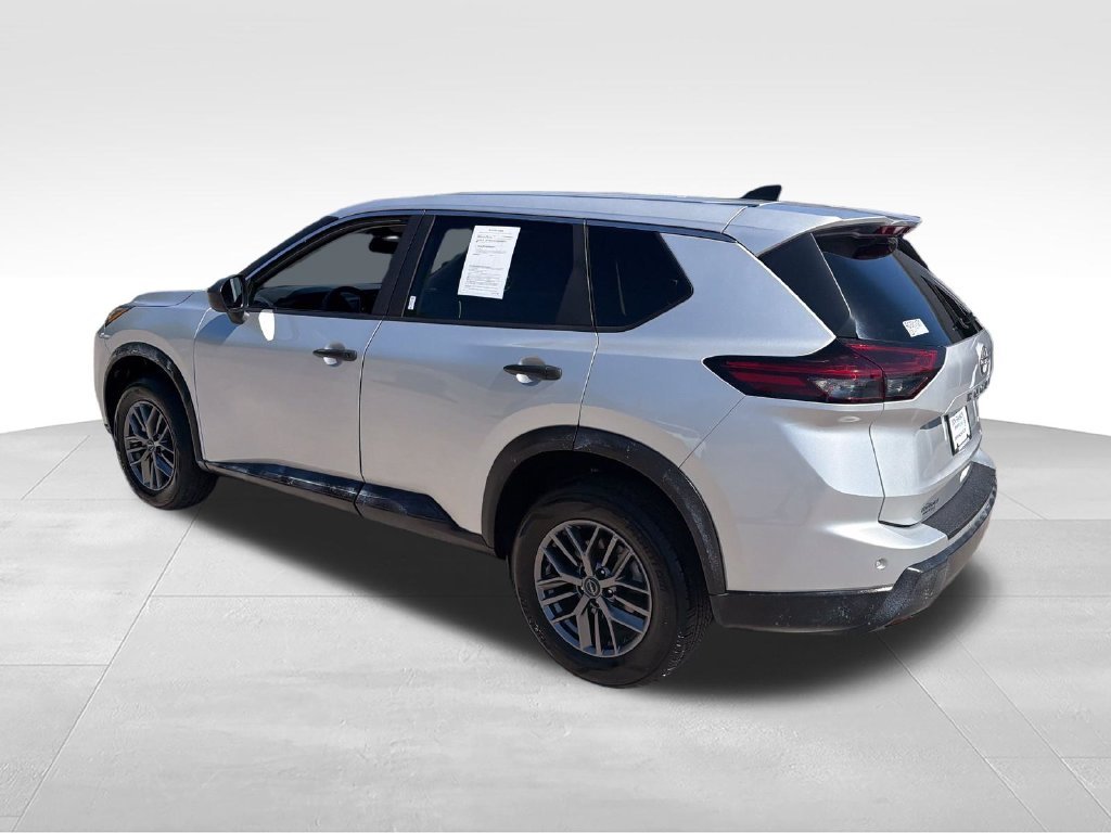 Used 2024 Silver Nissan S image 3