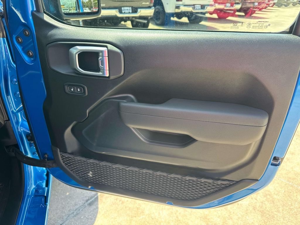 New 2027 Hydro Blue Pearlcoat Jeep Sport S image 31
