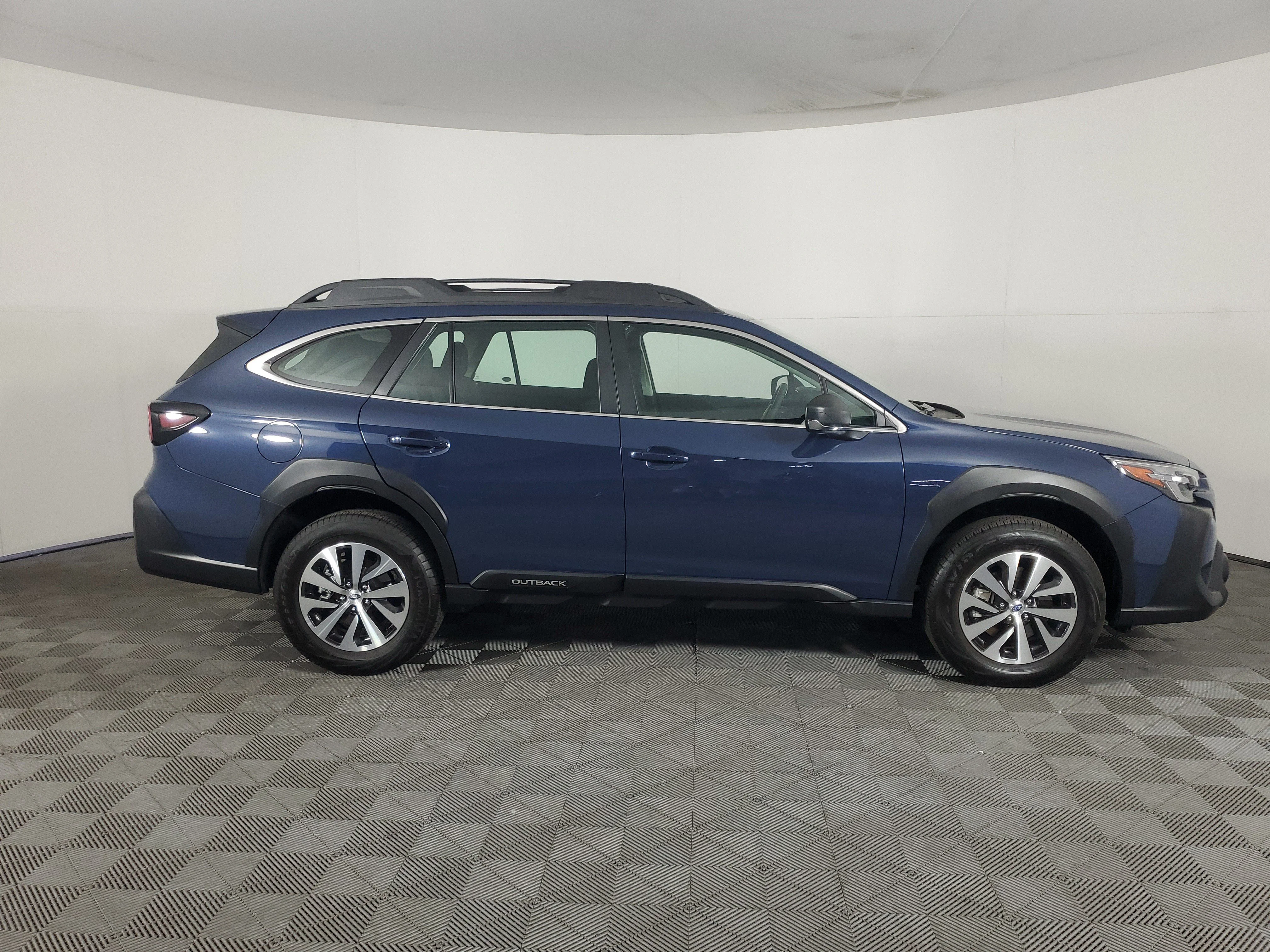 Used 2025 Cosmic Blue Pearl Subaru 2.5i image 3