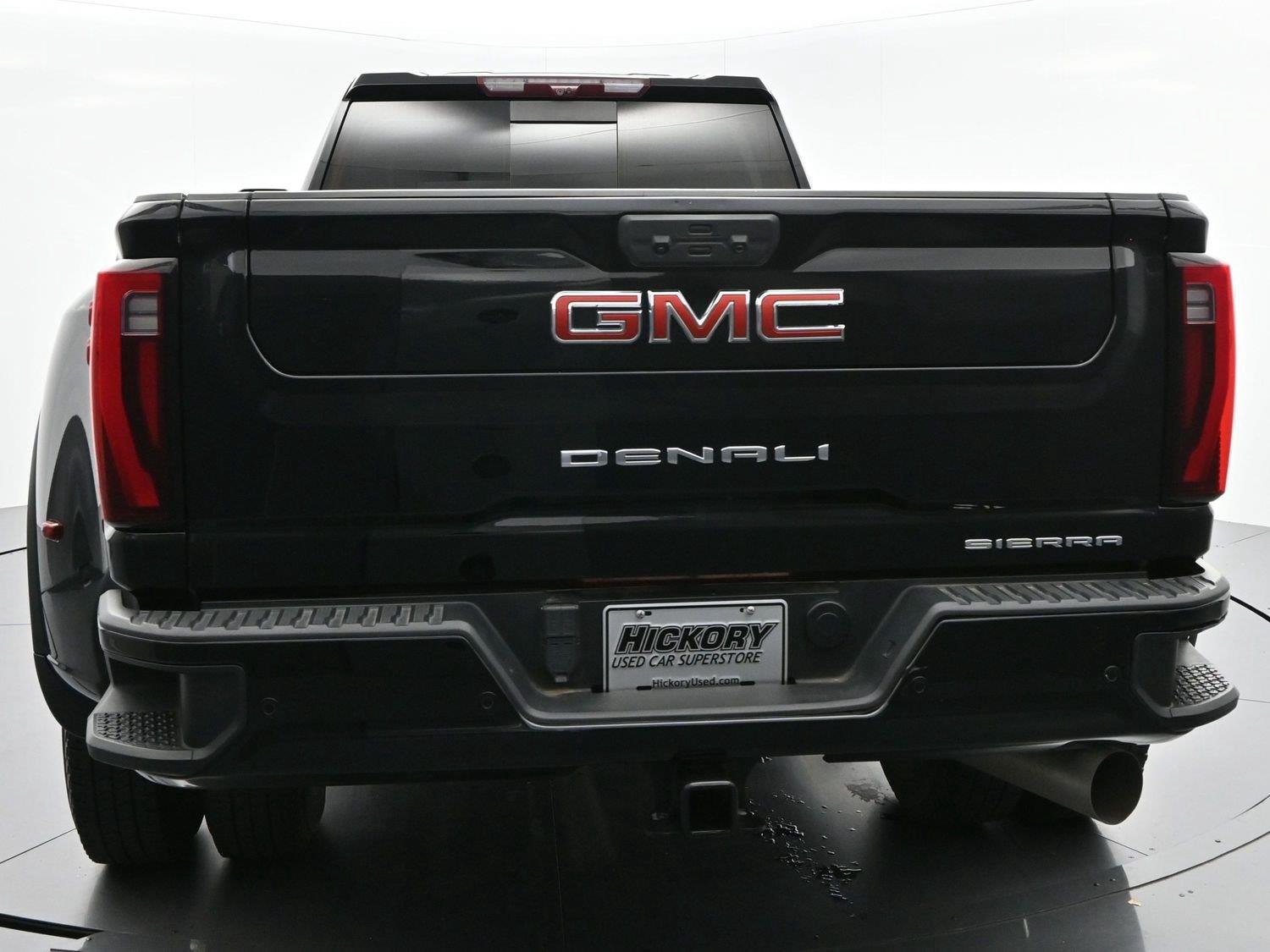 Used 2024 Onyx Black GMC Denali image 4