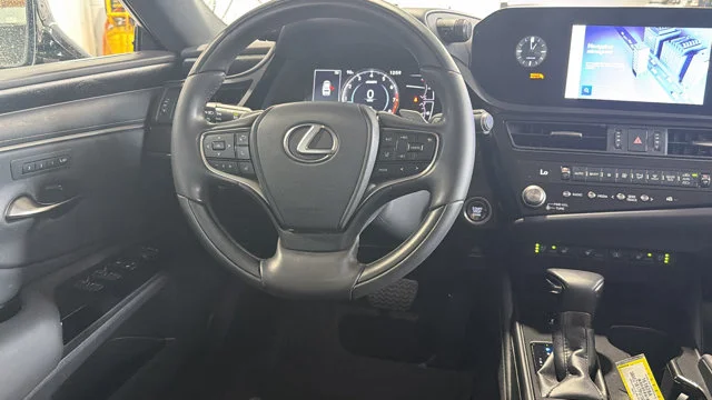 Used 2023 White Lexus 350 Luxury image 16