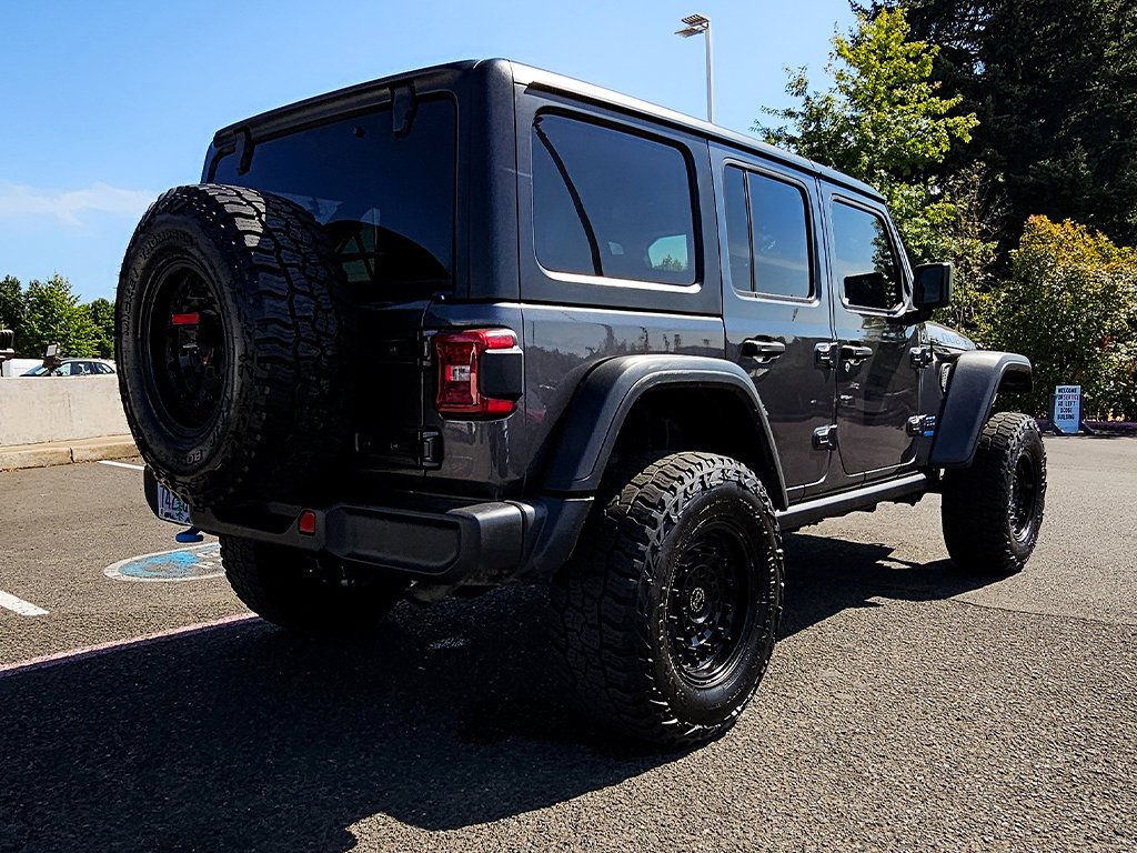Used 2022 Gray Jeep Unlimited Rubicon 4xe image 7
