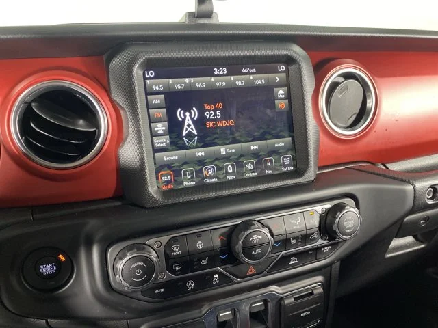 Used 2022 Gray Jeep Rubicon image 28