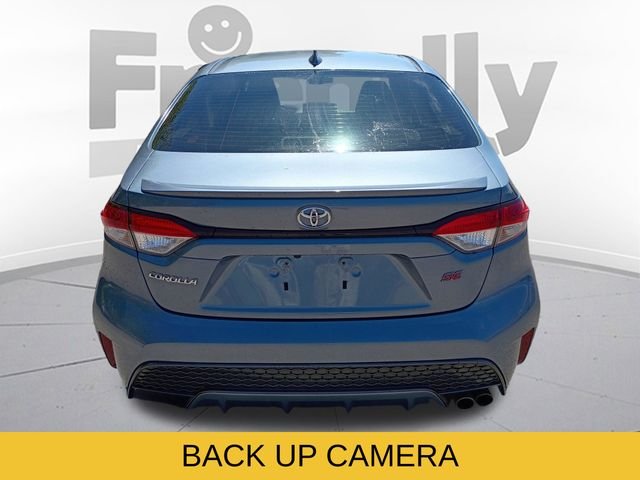 Used 2022  Toyota SE image 6