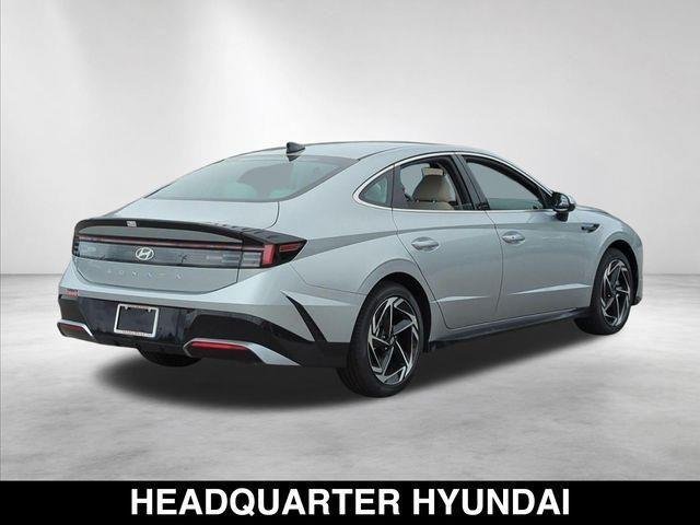 New 2026 Silver Hyundai SEL Sport image 4