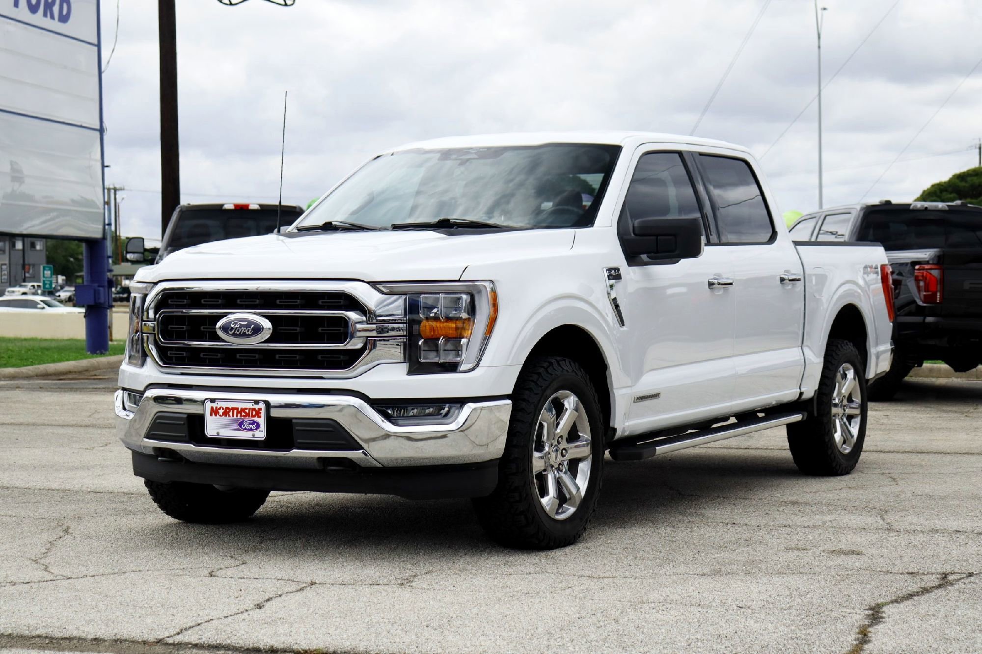 Certified Used 2023 Oxford White Ford XLT image 7