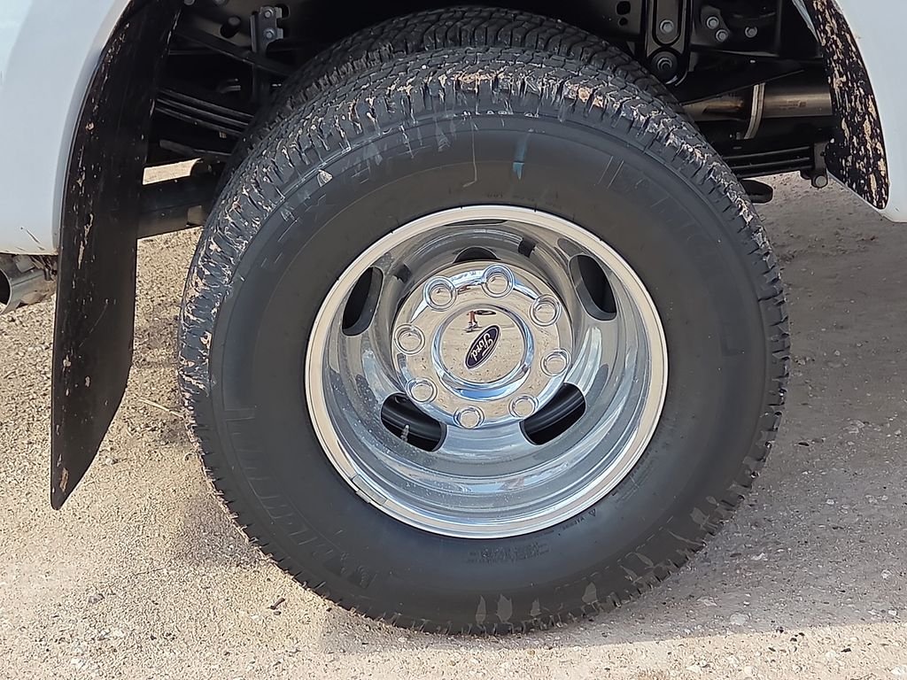 New 2026 Oxford White Ford F-350® XL image 13