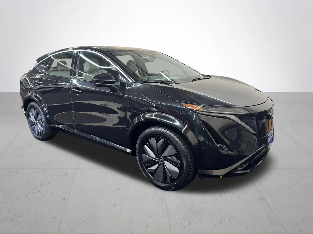 Used 2023 Black Nissan ENGAGE image 9