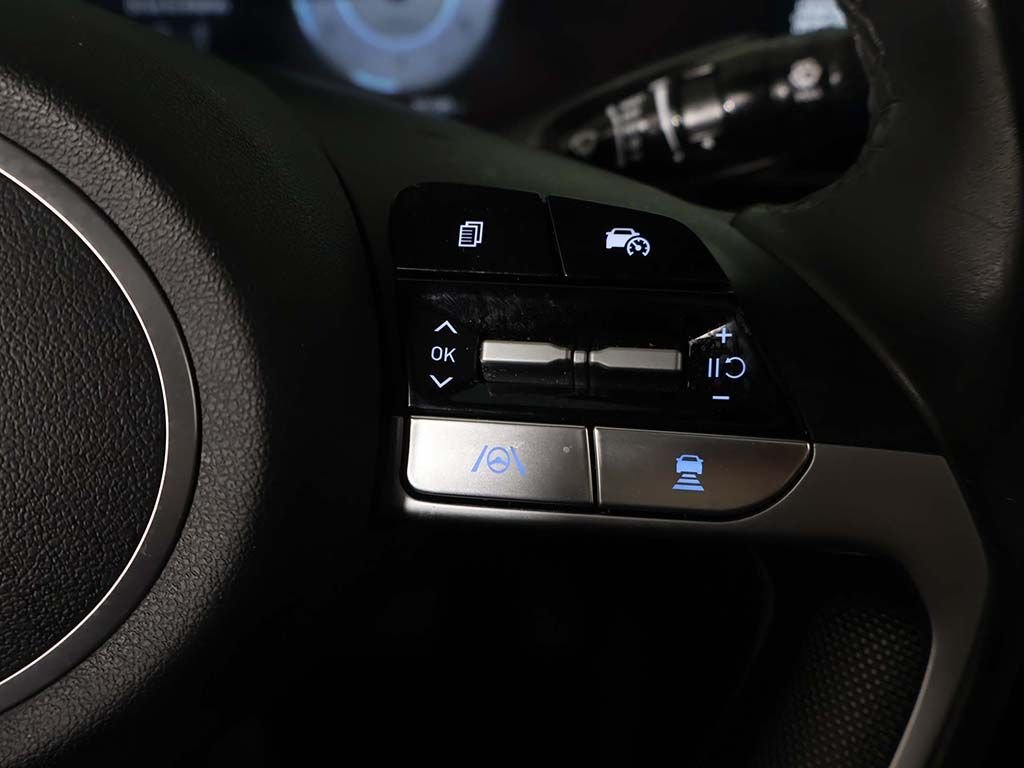 Used 2025 Black Hyundai SEL Convenience image 38