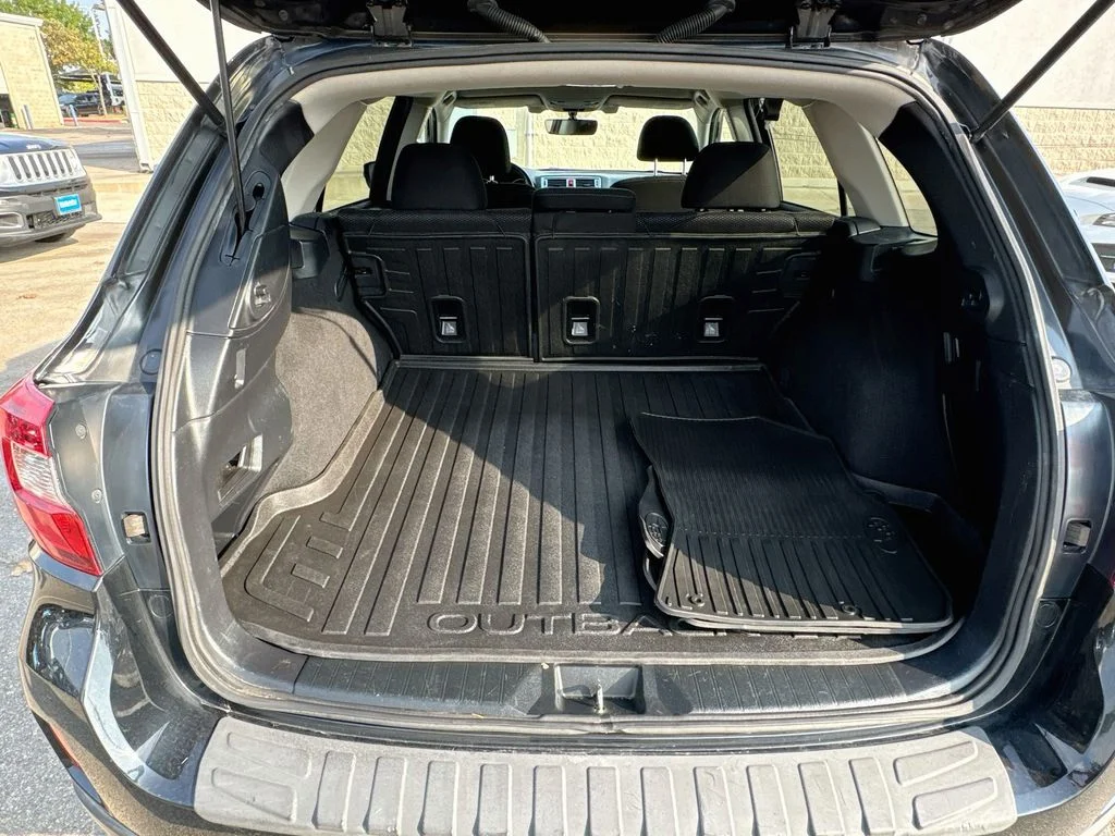 Used 2017 Black Subaru 2.5i Premium image 29
