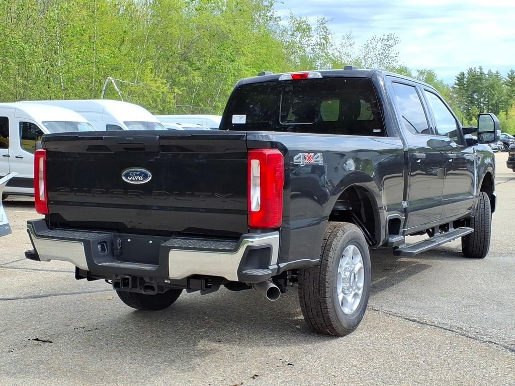 New 2026 Agate Black Metallic Ford F-250® XLT image 5
