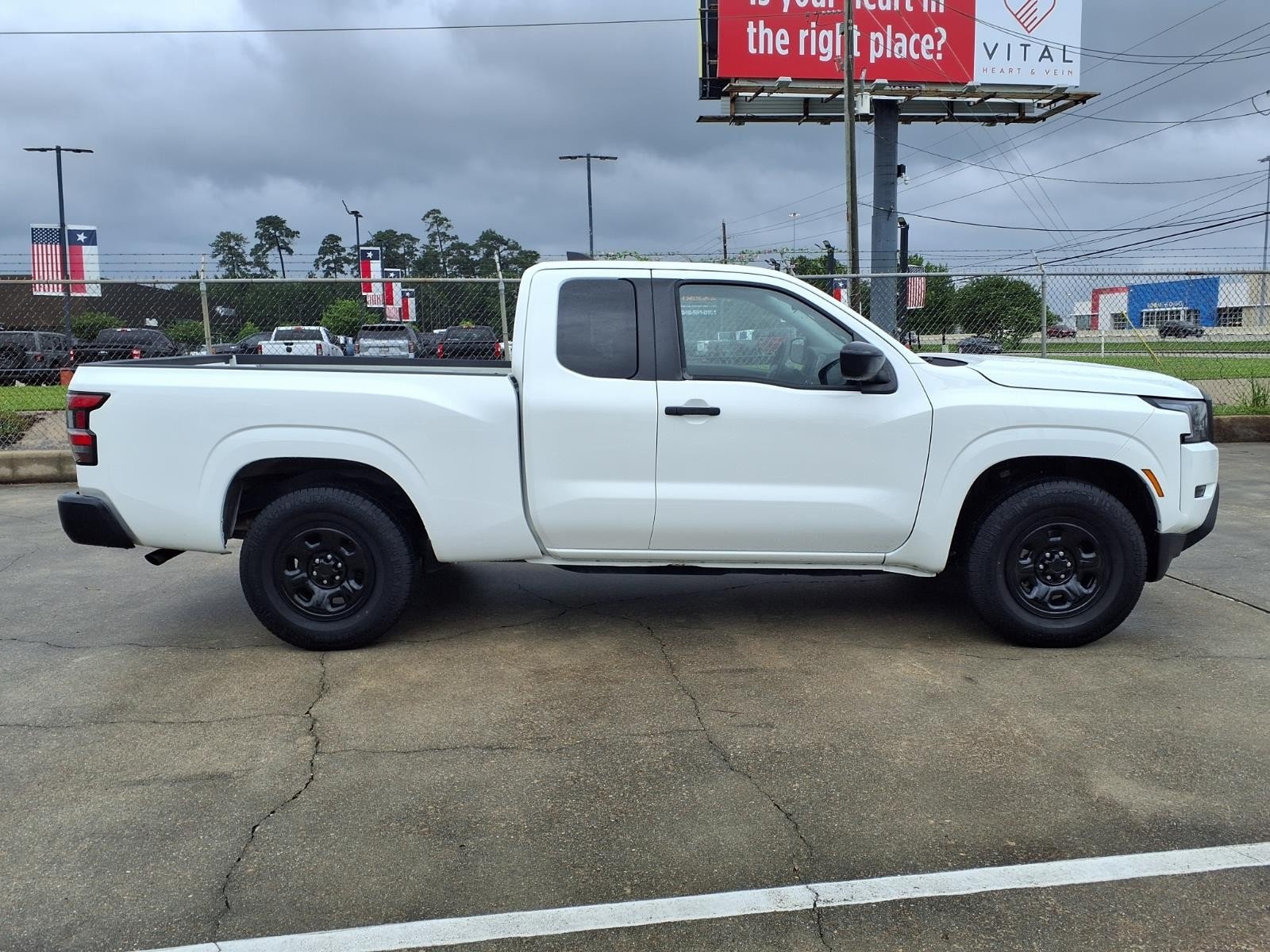 2024 Nissan Frontier S - 6