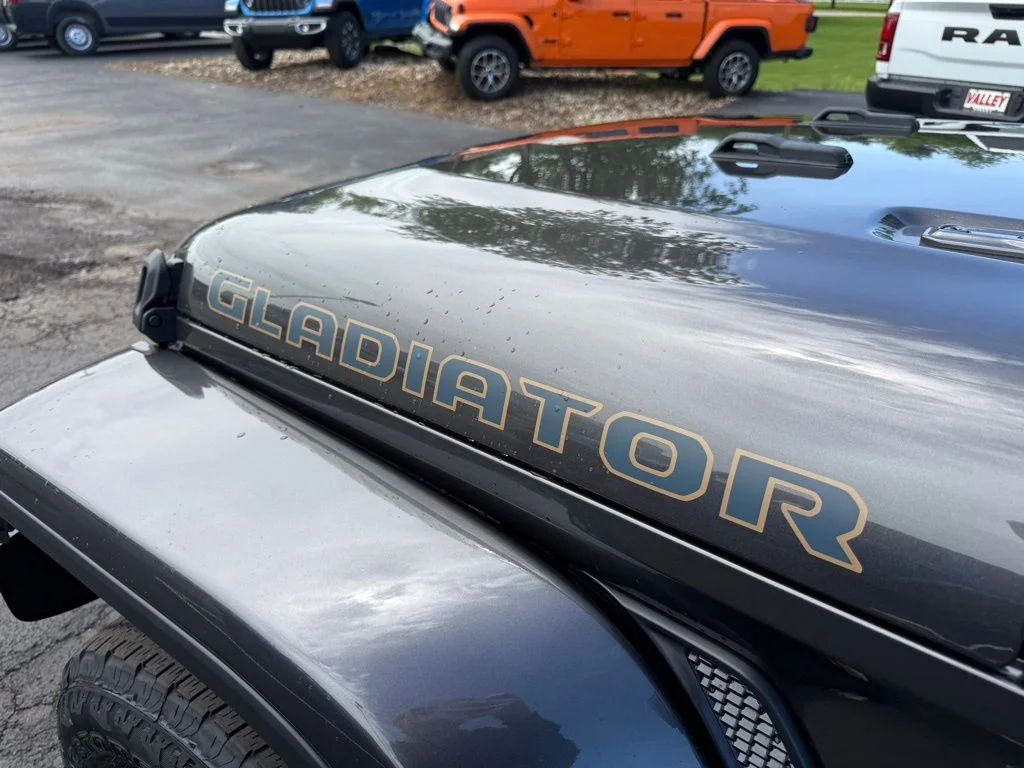 New 2026 Granite Crystal Metallic Clear-Coat Exterior Paint Jeep 85th Anniversary Edition image 10
