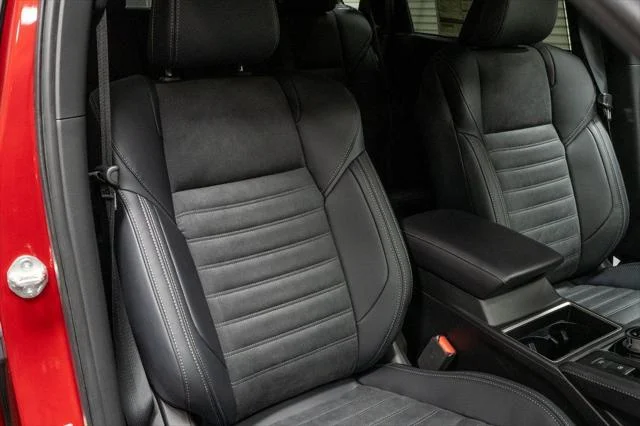 2025 Mitsubishi Outlander Plug-in Hybrid SE - Photo 19