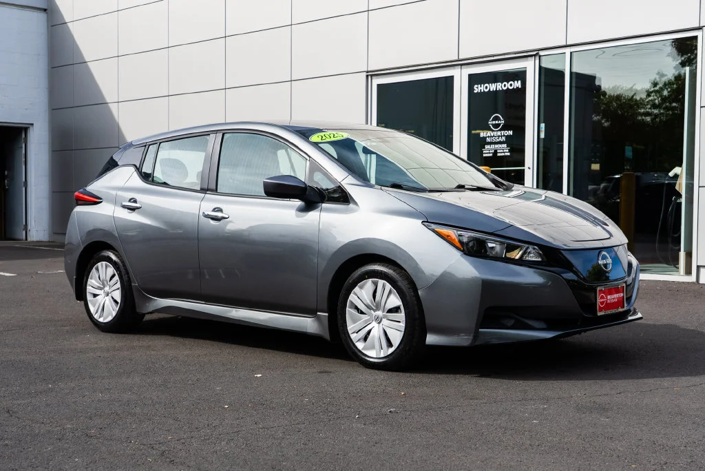 Used 2025 Gray Nissan S image 1