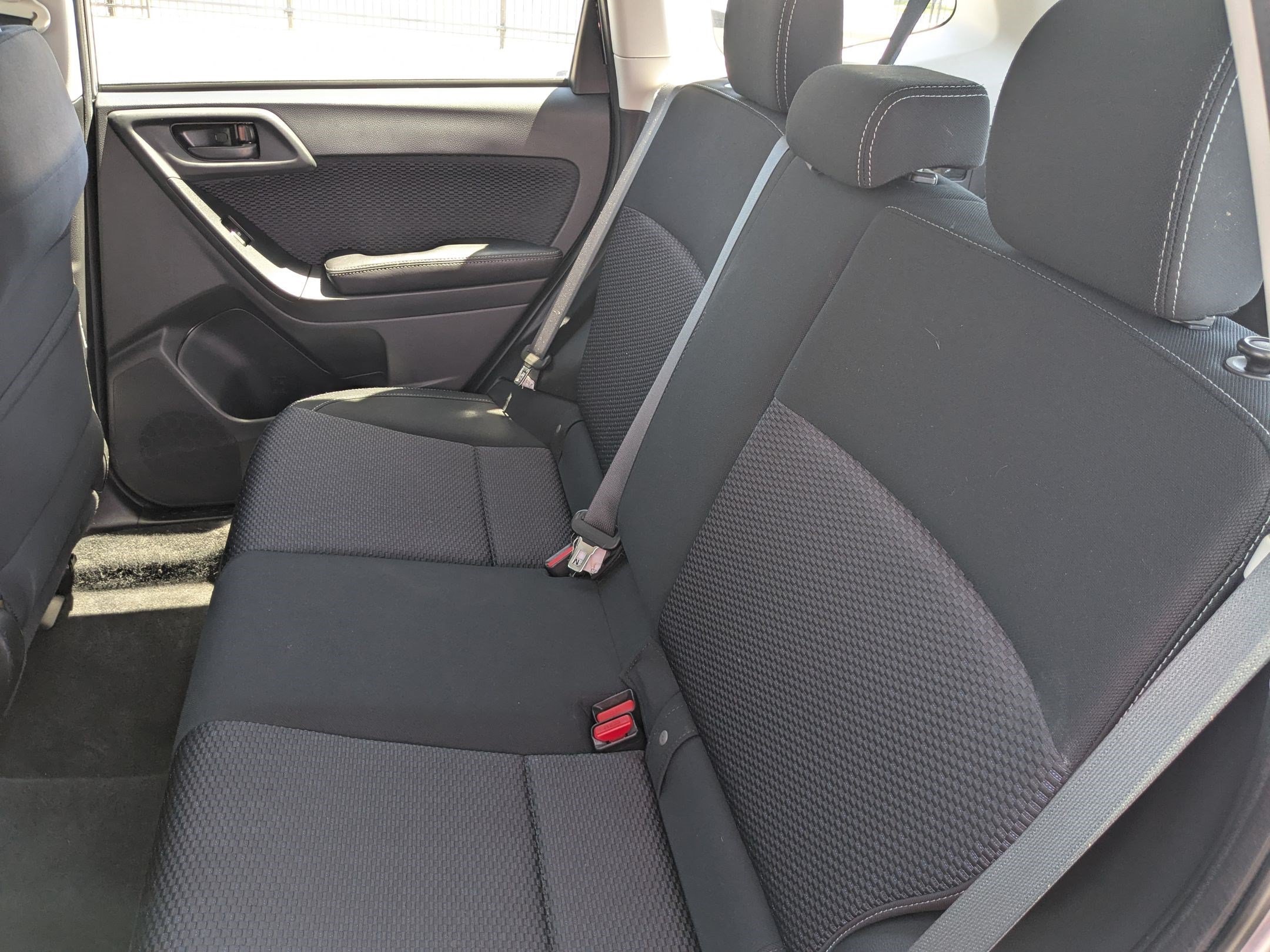 Used 2017 Ice Silver Metallic Subaru  image 30