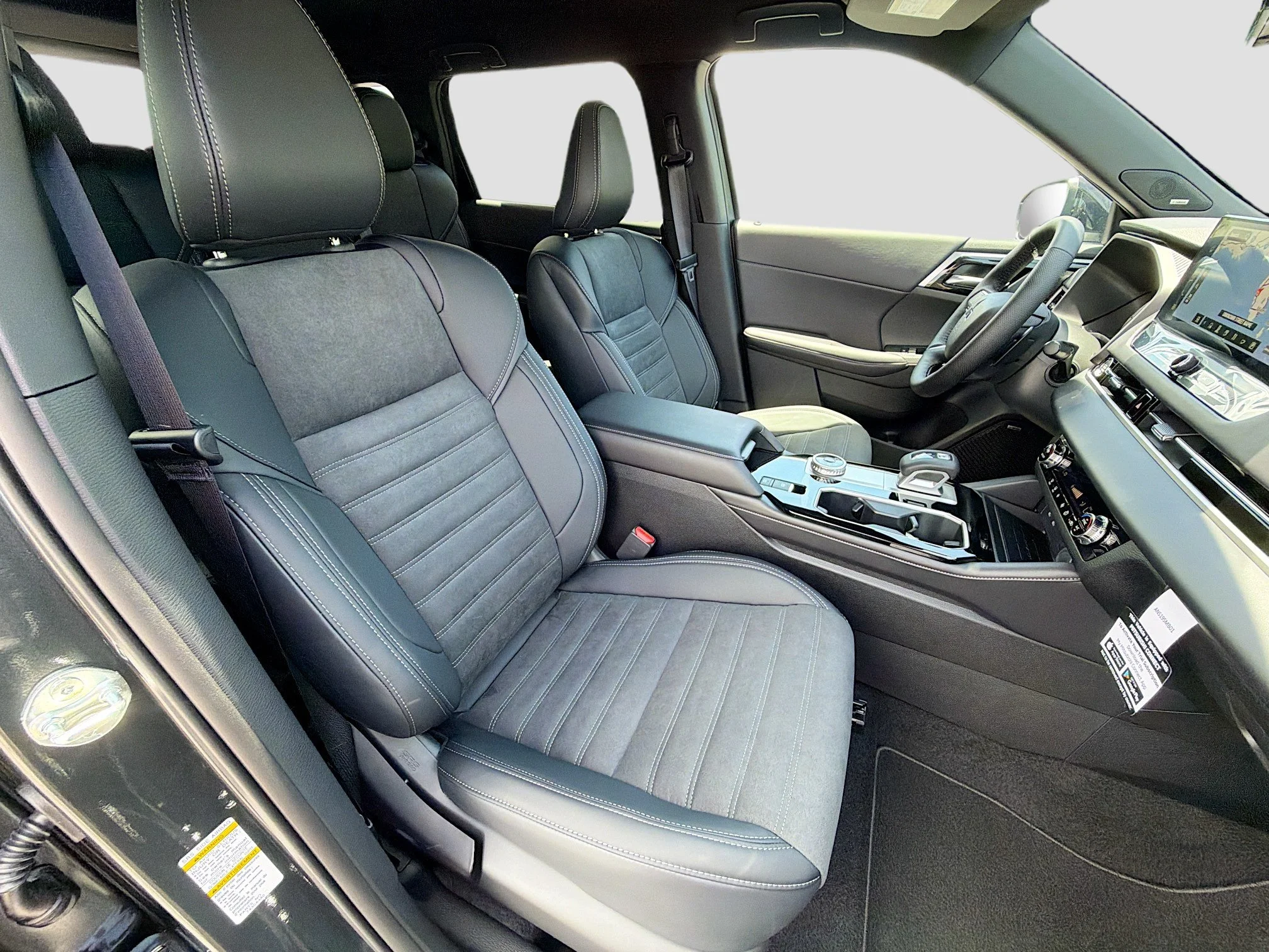 New 2026 Graphite Gray Mitsubishi LE 1.5T 2WD image 28