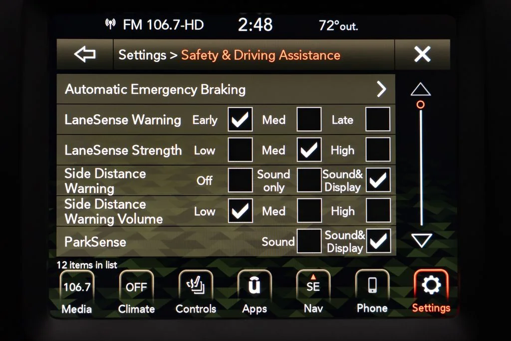 Used 2023 Gray Jeep Altitude image 18