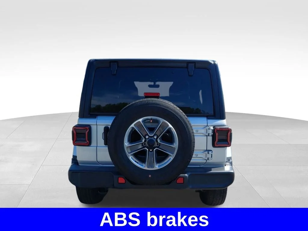 Used 2022 Silver Jeep Unlimited Sahara image 12