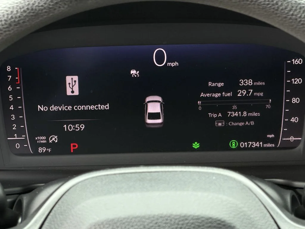Used 2025 White Honda SE image 15