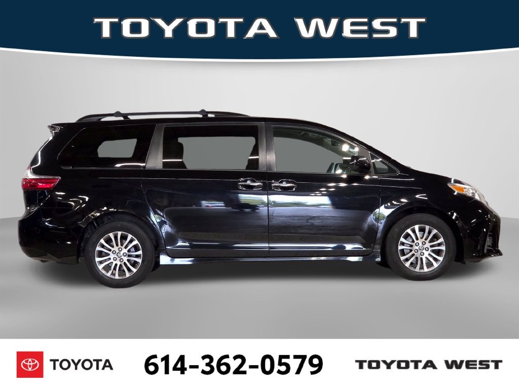 Used 2020 Black Toyota XLE Premium image 4