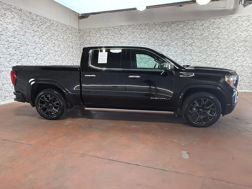 Used 2020 Onyx Black GMC Denali image 8