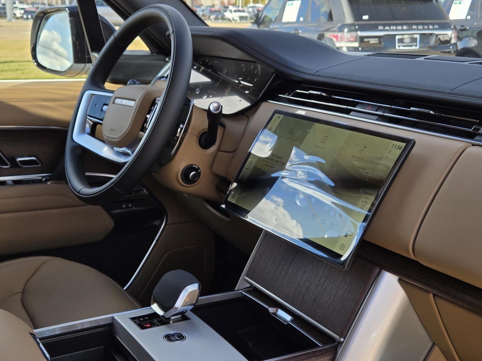 New 2025 Fuji White Land Rover SE image 39