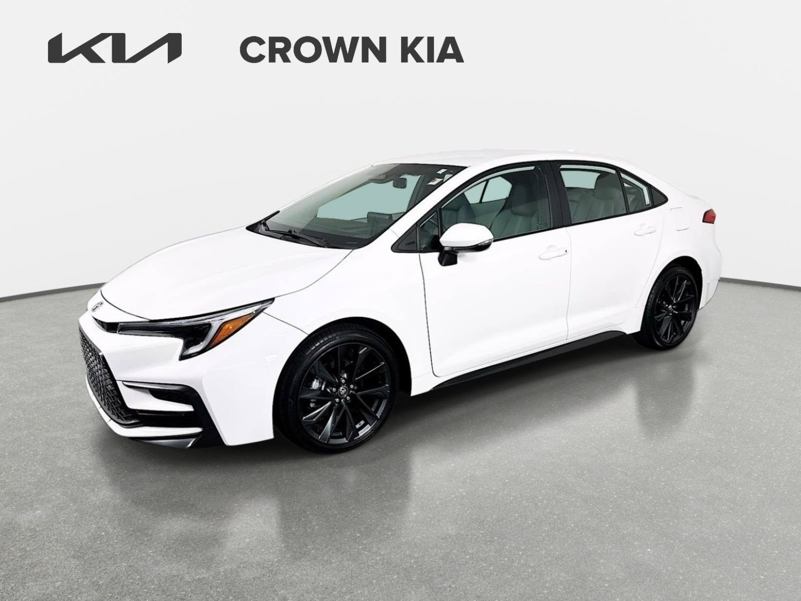 Used 2024 Ice Toyota SE image 1