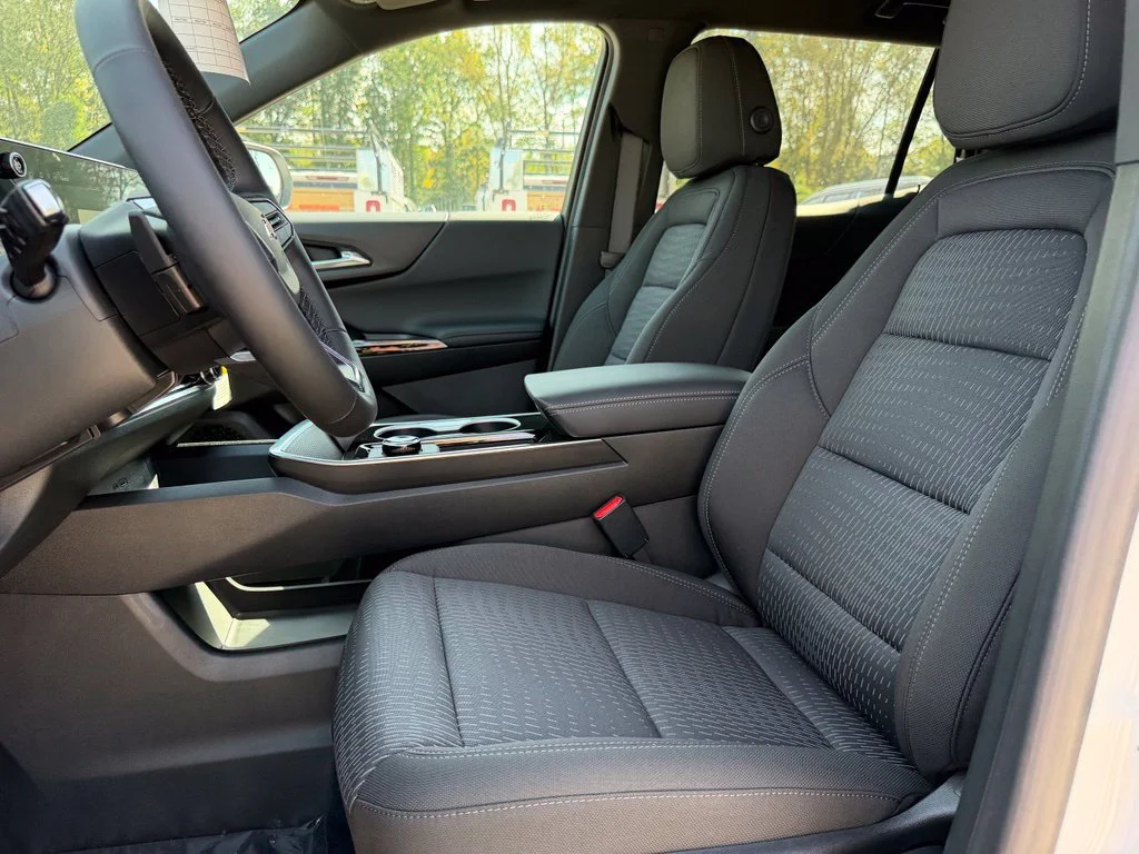 2027 Chevrolet Equinox LT - Photo 14