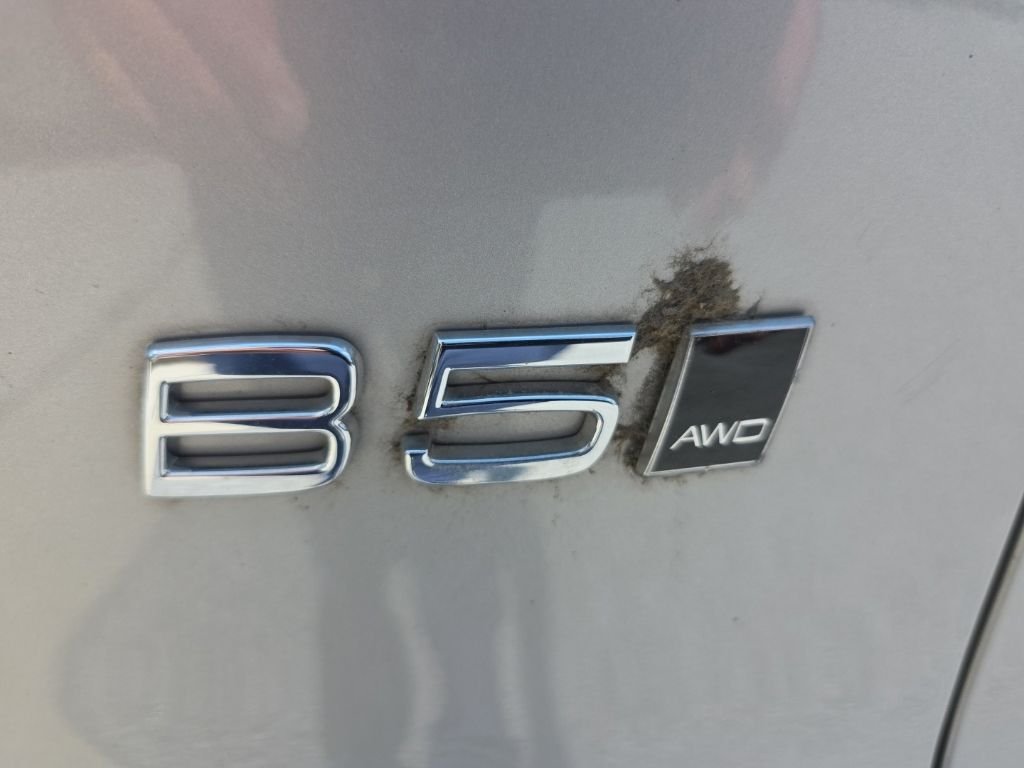 Certified Used 2023 Silver Volvo B5 Plus Dark Theme image 25