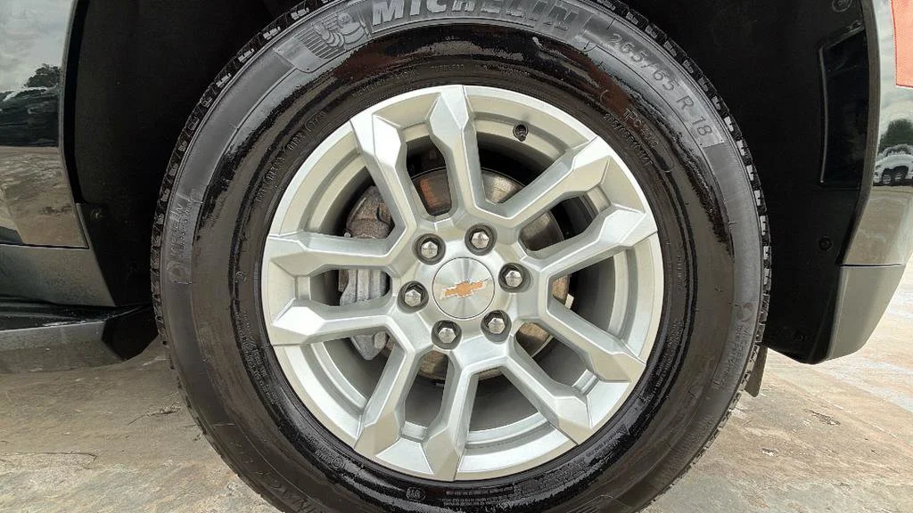 Used 2025 Black Chevrolet LS image 39