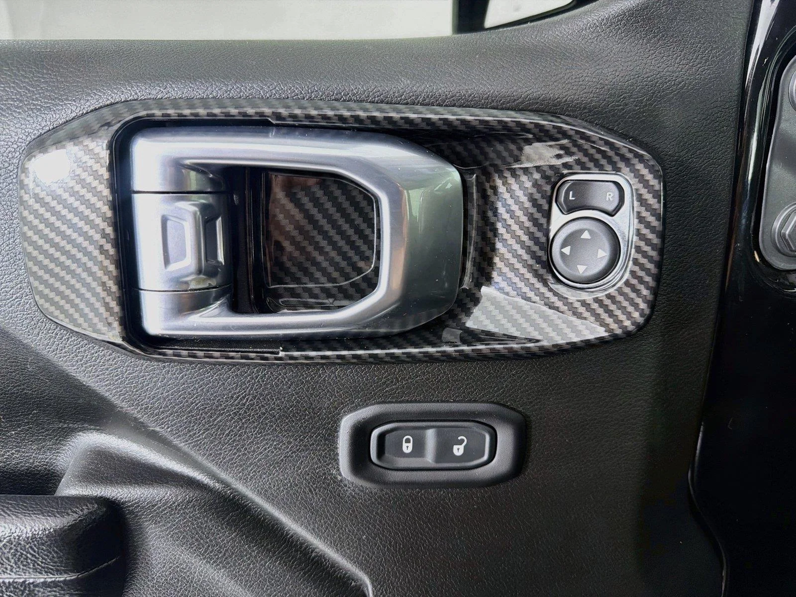 Used 2022 Black Clearcoat Jeep Sport S image 7