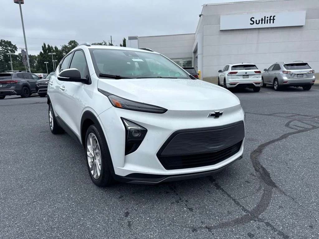 Used 2022 Summit White Chevrolet LT image 6