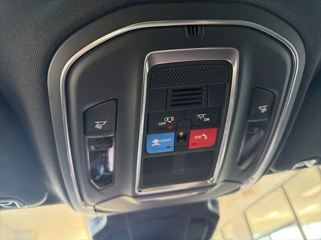 New 2026 Red Hot Pearl-Coat Exterior Paint Jeep Laredo image 21